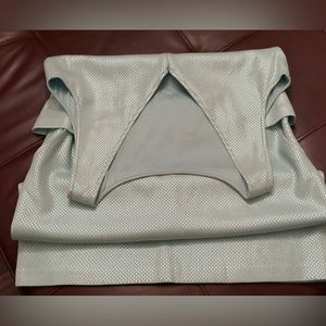 woman’s dress style elegant.